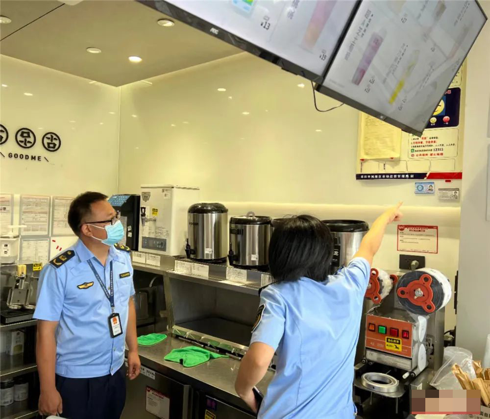 筑牢校园食安防线 开学季食品销售检查在行动